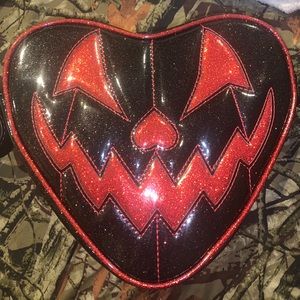 Love Pain and stitches Kult